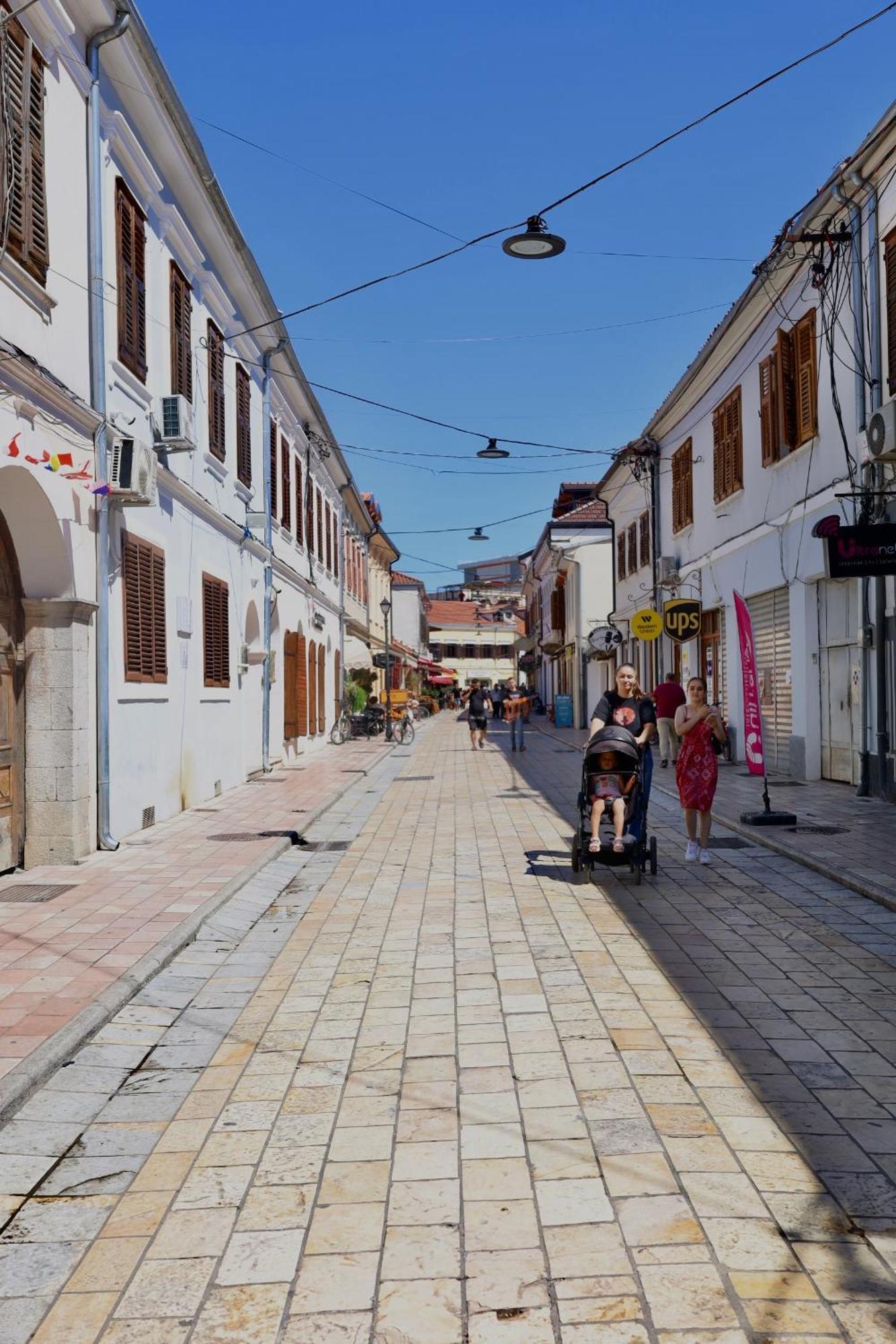City Nest Shkodër Buitenkant foto